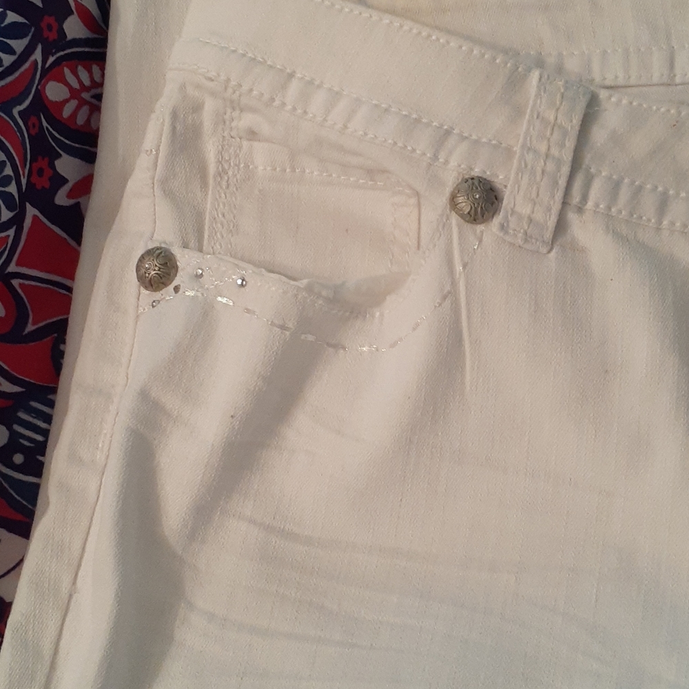 Jeans - Picture 2 of 3